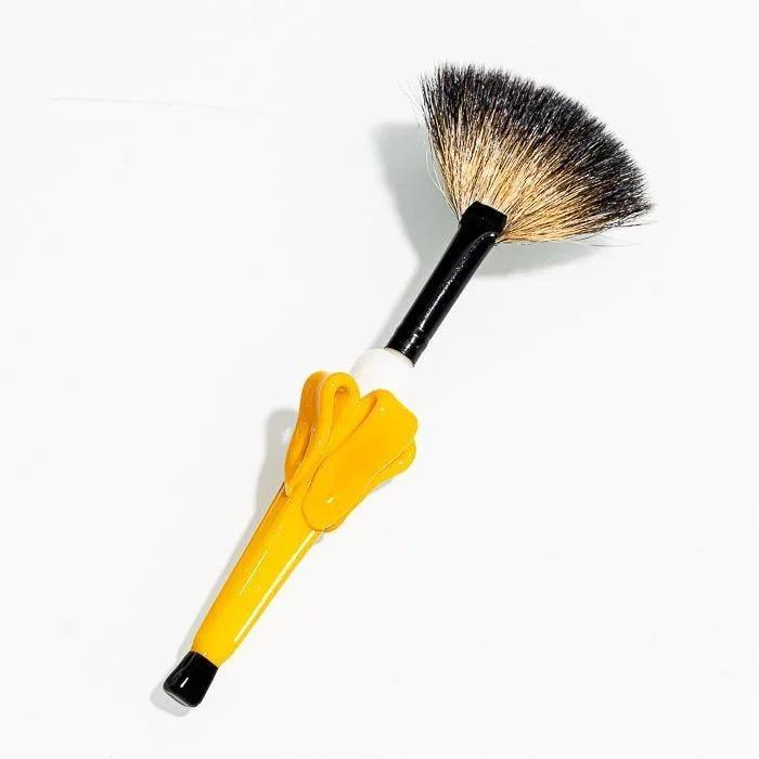 Desiree Holla x Coyle Small Fan Make Up Brush - Image 3