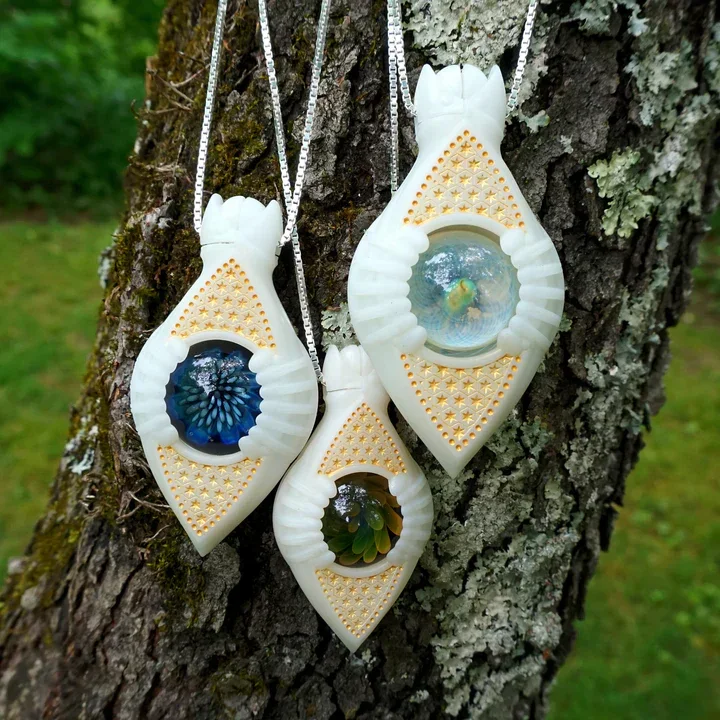 Douxit - Cream Orb Amulet - Image 2