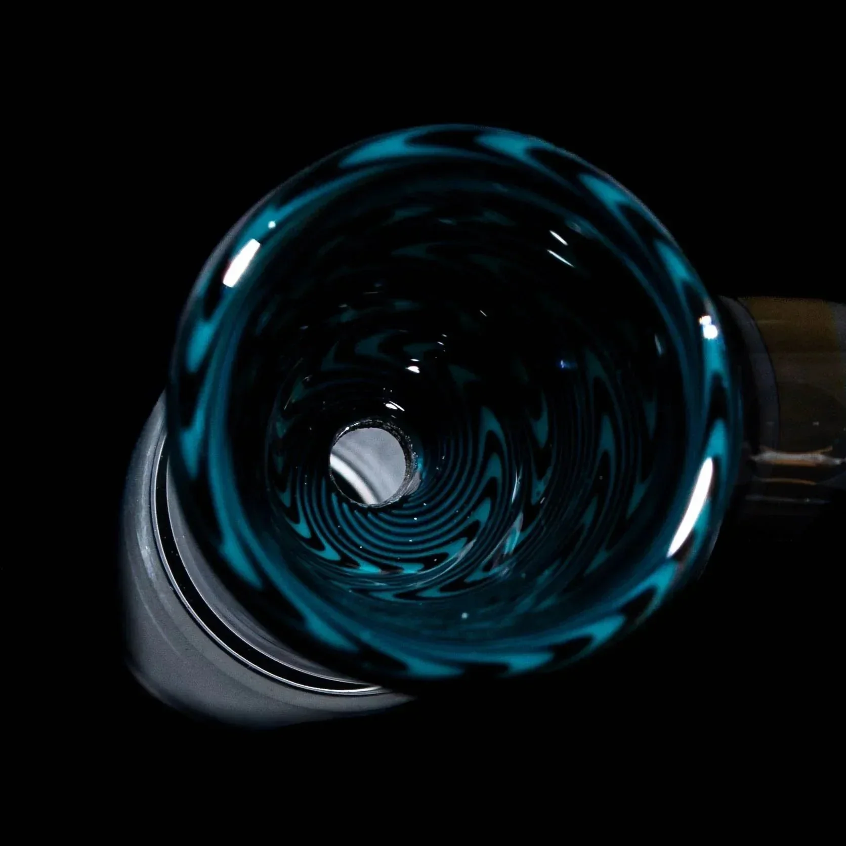 Glass Distractions - Black & Teal Wig Wag 18mm Flare Slide - Image 2