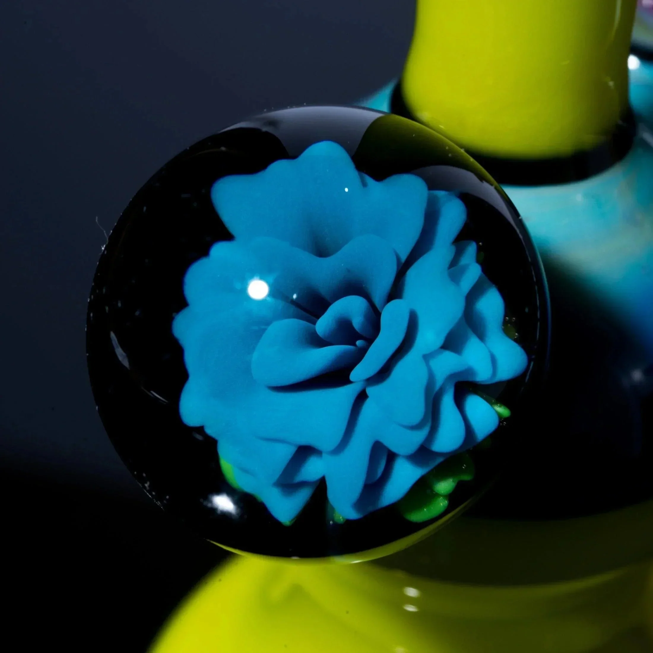 Plug a Nug Chartruese Honeycomb Hanger w/ Flower Marble - Image 10