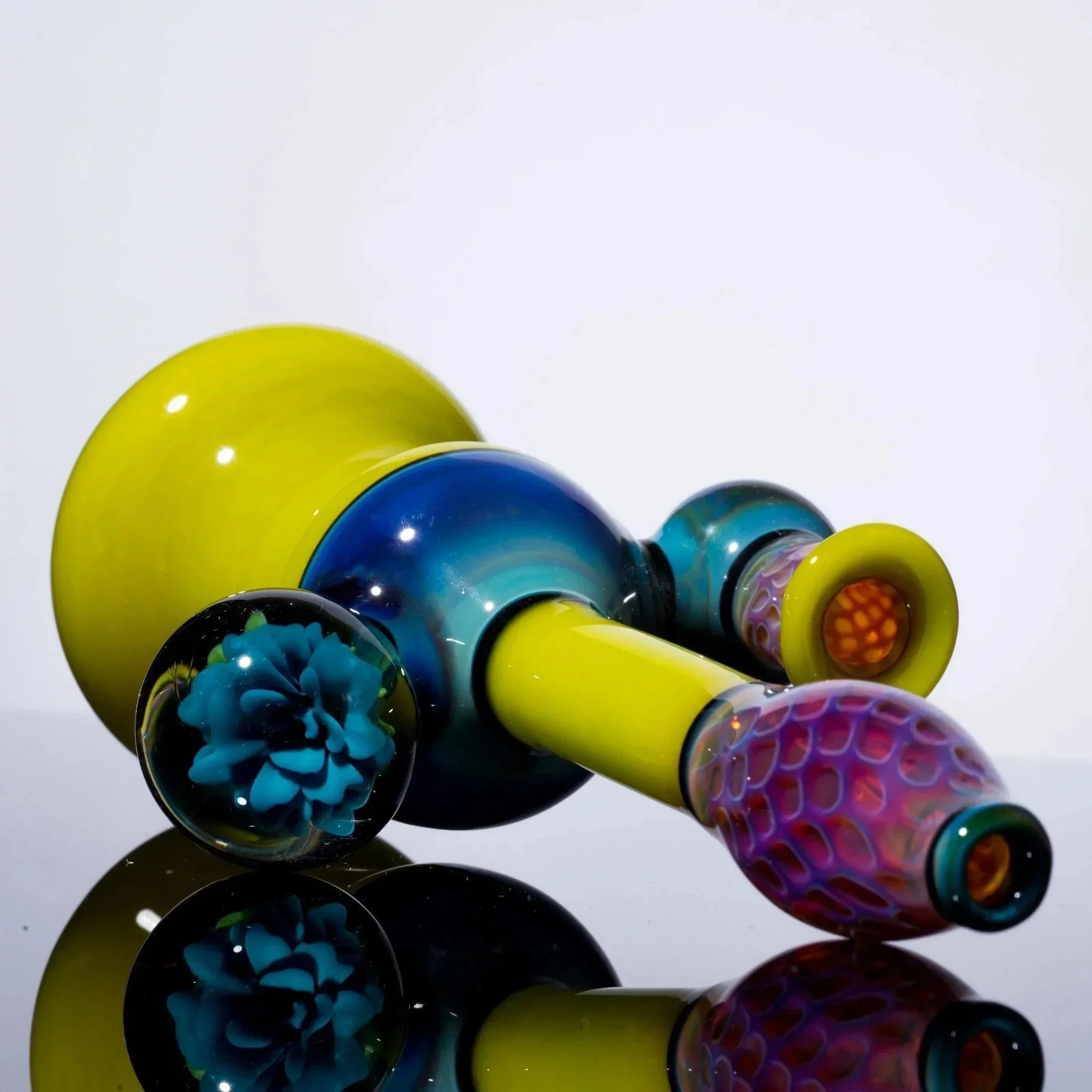 Plug a Nug Chartruese Honeycomb Hanger w/ Flower Marble - Image 9